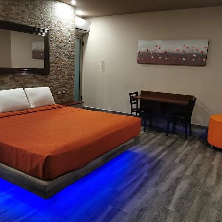 Hotel Plaza Arteaga Monterrey Bagian luar foto