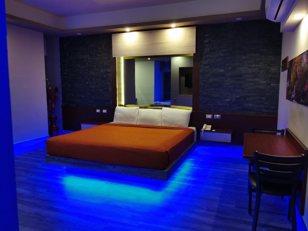 Hotel Plaza Arteaga Monterrey Bagian luar foto