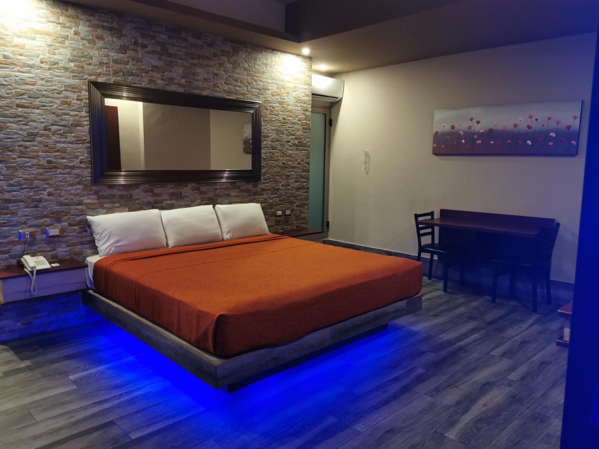 Hotel Plaza Arteaga Monterrey Bagian luar foto