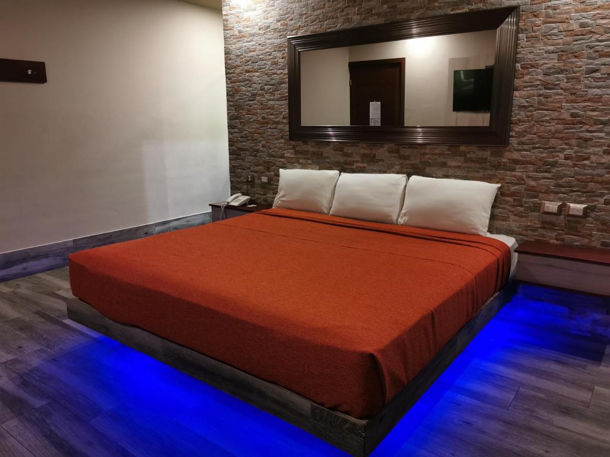 Hotel Plaza Arteaga Monterrey Bagian luar foto